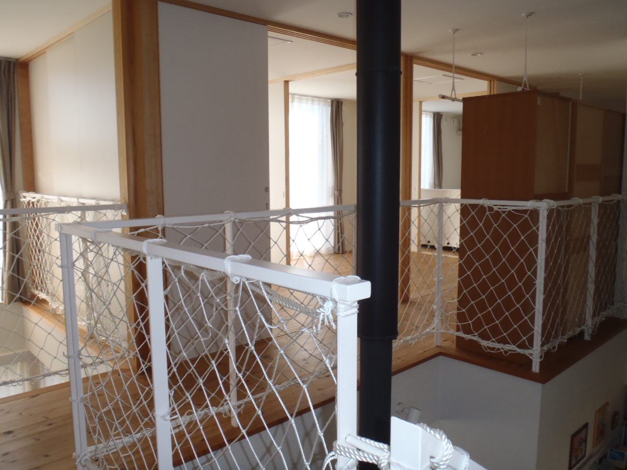 S様邸｜広い2階を木製建具で間仕切り｜家族の成長に応じたフレキシブルな個室づくり